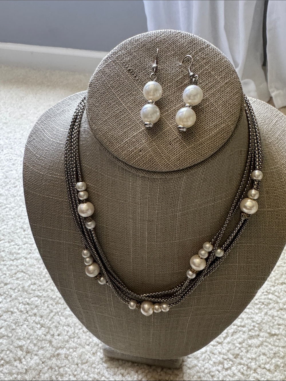 Source Unknown Silver-Tone Multi-Strand Necklace and Pearl Drop Earrings